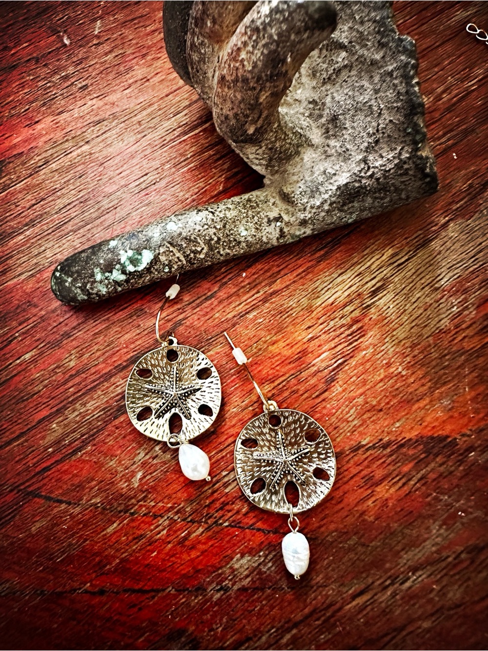 Sandollar coin pearl earrings